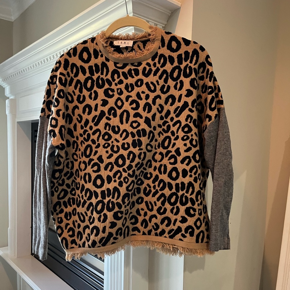 Leopard sweatshirt/sweater